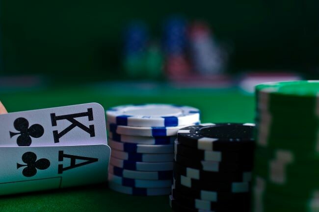 Tilbud og bonusser tiltrækker spillere til online casinoer - det virker også for andre brancher